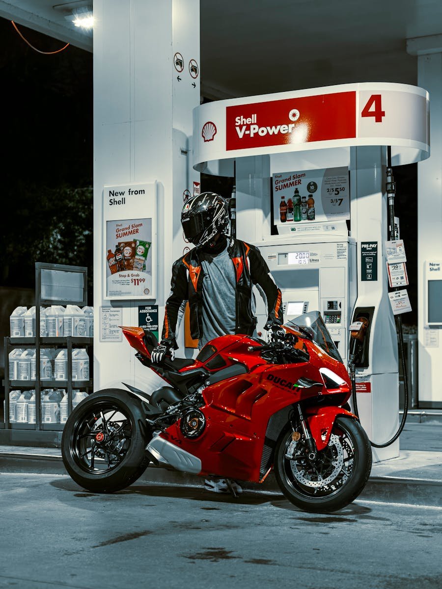 Perbandingan Motor Matik vs. Manual: Mana yang Cocok untuk Anda?