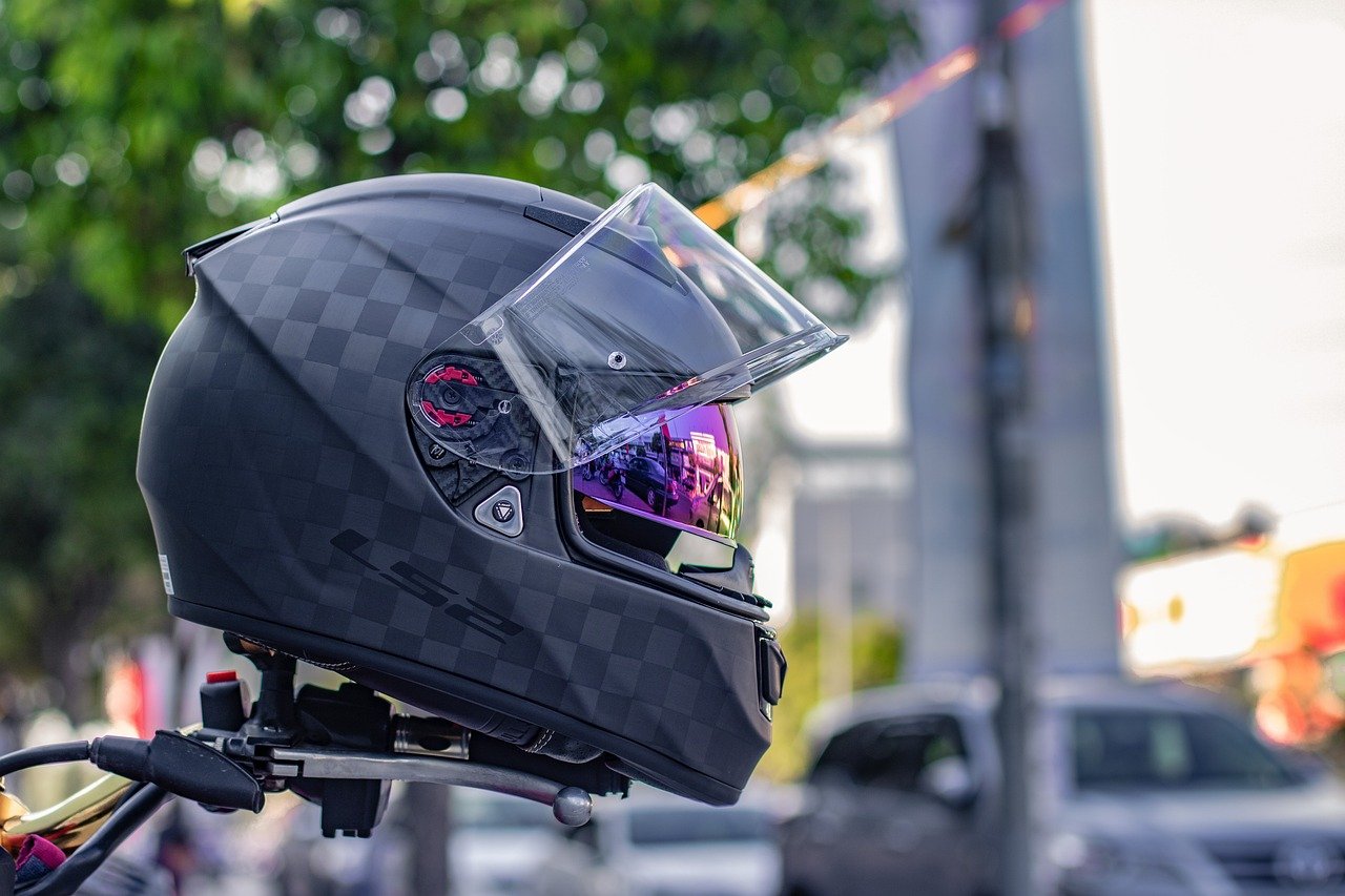 5 Helm Terbaik untuk Pengendara Motor Tahun Ini