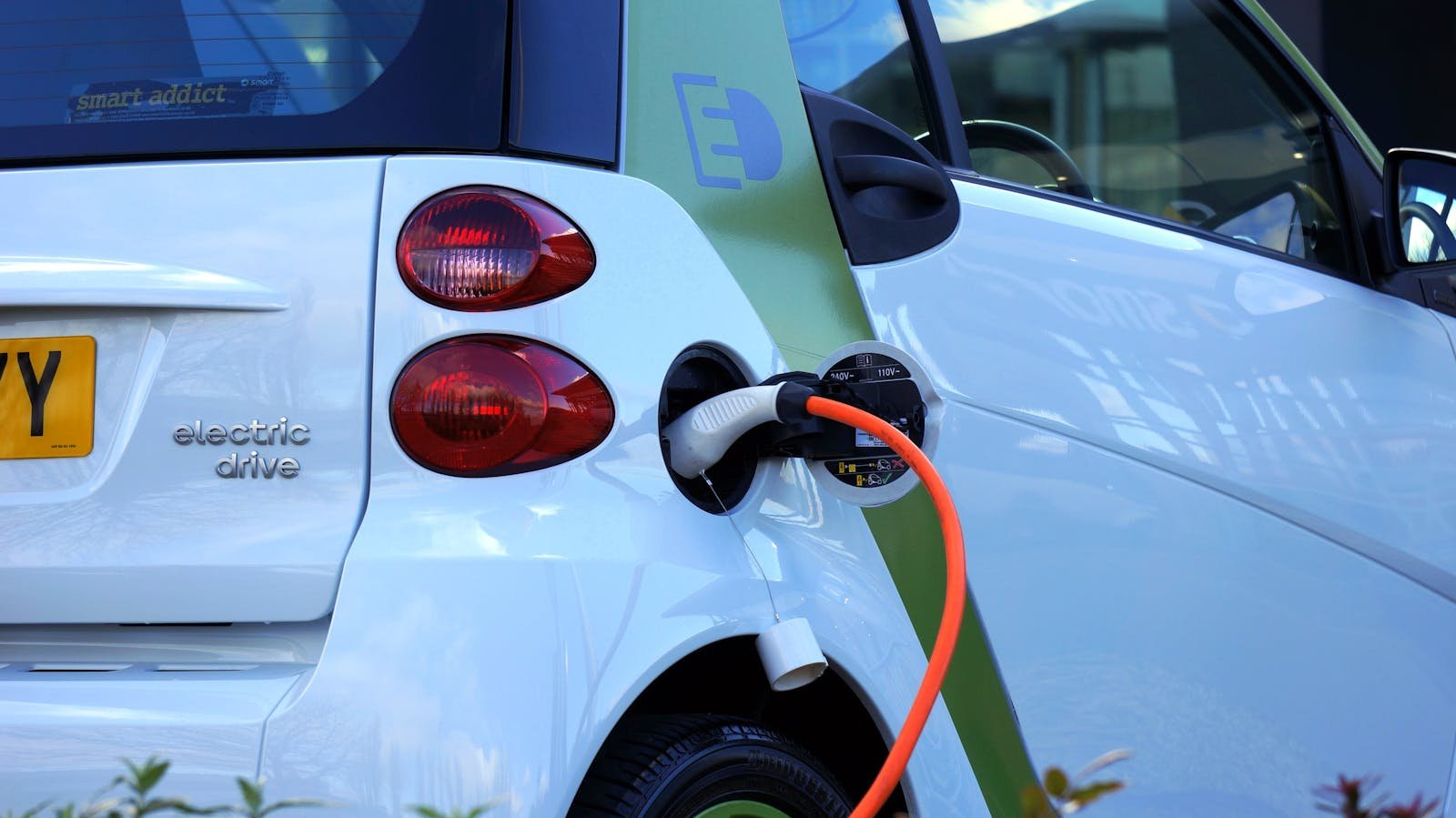 Teknologi Mobil Listrik yang Semakin Canggih di Tahun 2025